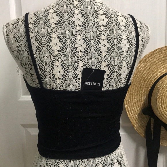 3/$30 🌺 Metallic Look Tank - Size M - Picture 2 of 3